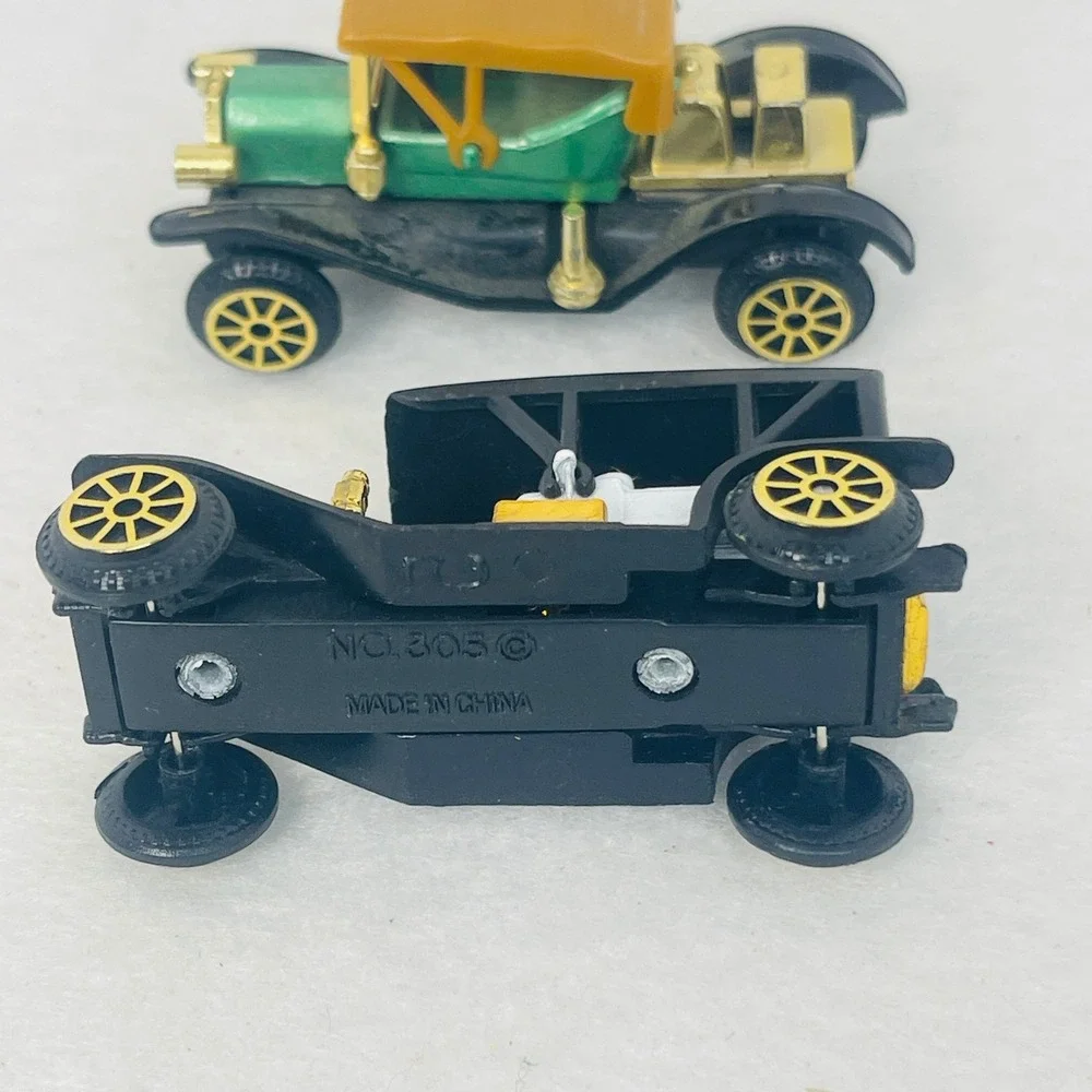 Vintage Diecast Miniature Classic Cars Set of 2 No. 305 Black Green White Gold